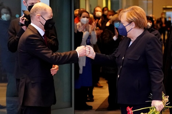 باعته أسلحة بـ 5 مليارات قبل رحيل ميركل..هل ألمانيا غاضبة فعلا من السيسي؟