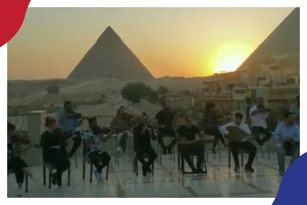 في ذكري اغتصاب فلسطين: احتفال موسيقي لأوركسترا الصهاينة بسفح الهرم! 