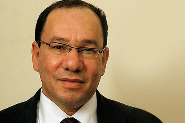 وائل قنديل يكتب: حمزاوي وطيور ظلام المرحلة: ما أحلى الرجوع