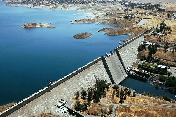 صفقة إماراتية بمليار دولار مع إثيوبيا.. وخبراء يتهمون أمريكا بالتآمر  